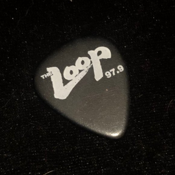 Smashing Pumpkins Chicago Civic Opera House 4/14/16 Tour Guitar Pick Loop 97.9 - Picture 2 of 2